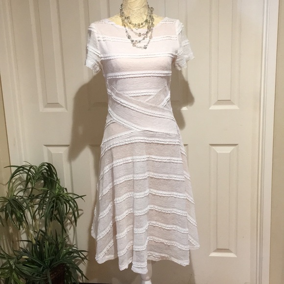 Dresses & Skirts - 🎉🎈HP 3/4 Cream Women’s Formal Party Lace Dress